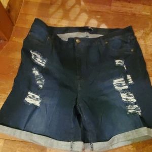 Size 18w new with out tages denim shorts